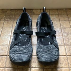 NWT Keen Hush Knit CNX Knit Black Mary Jane Size 8